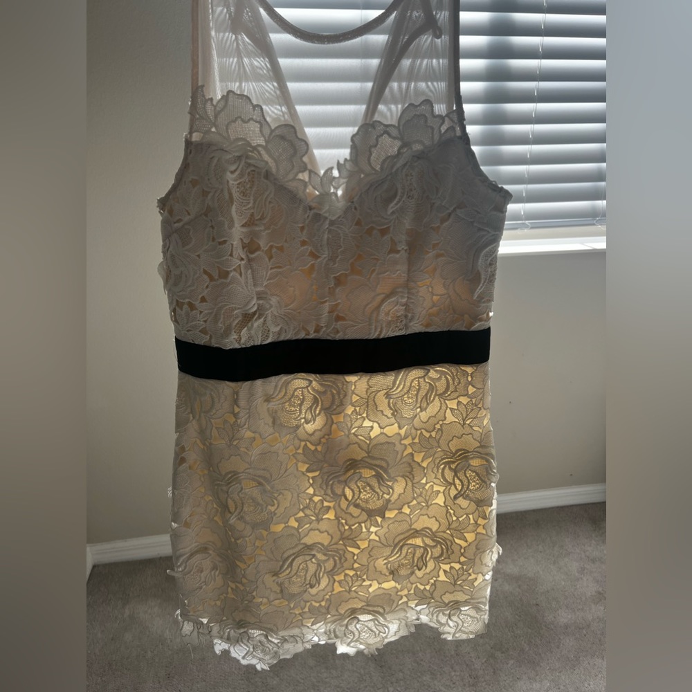 White cocktail dress. Brand : Dainty Hooligan. Wore once for graduation.